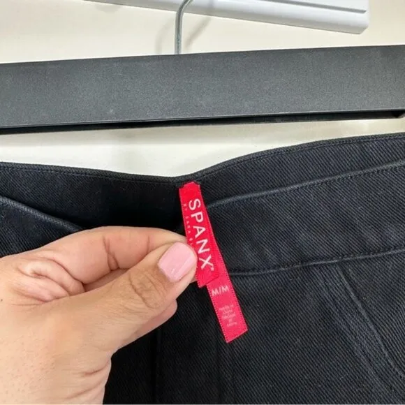 SPANX Ankle Skinny Jeans in Clean Black
