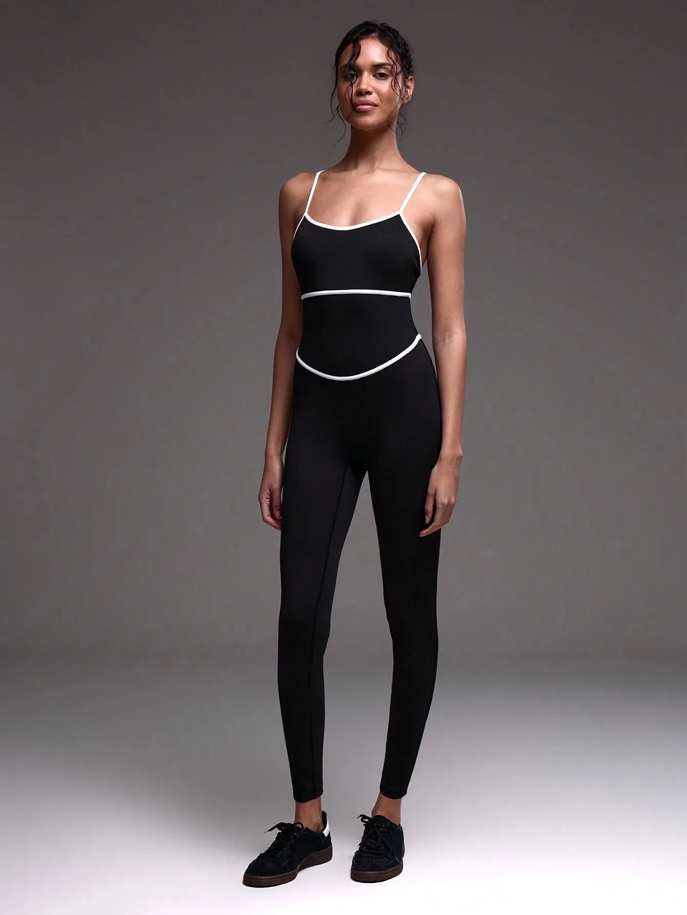 Stylish Contrast Piping Strappy Sports Jumpsuit– Sleek & Supportive Activewear