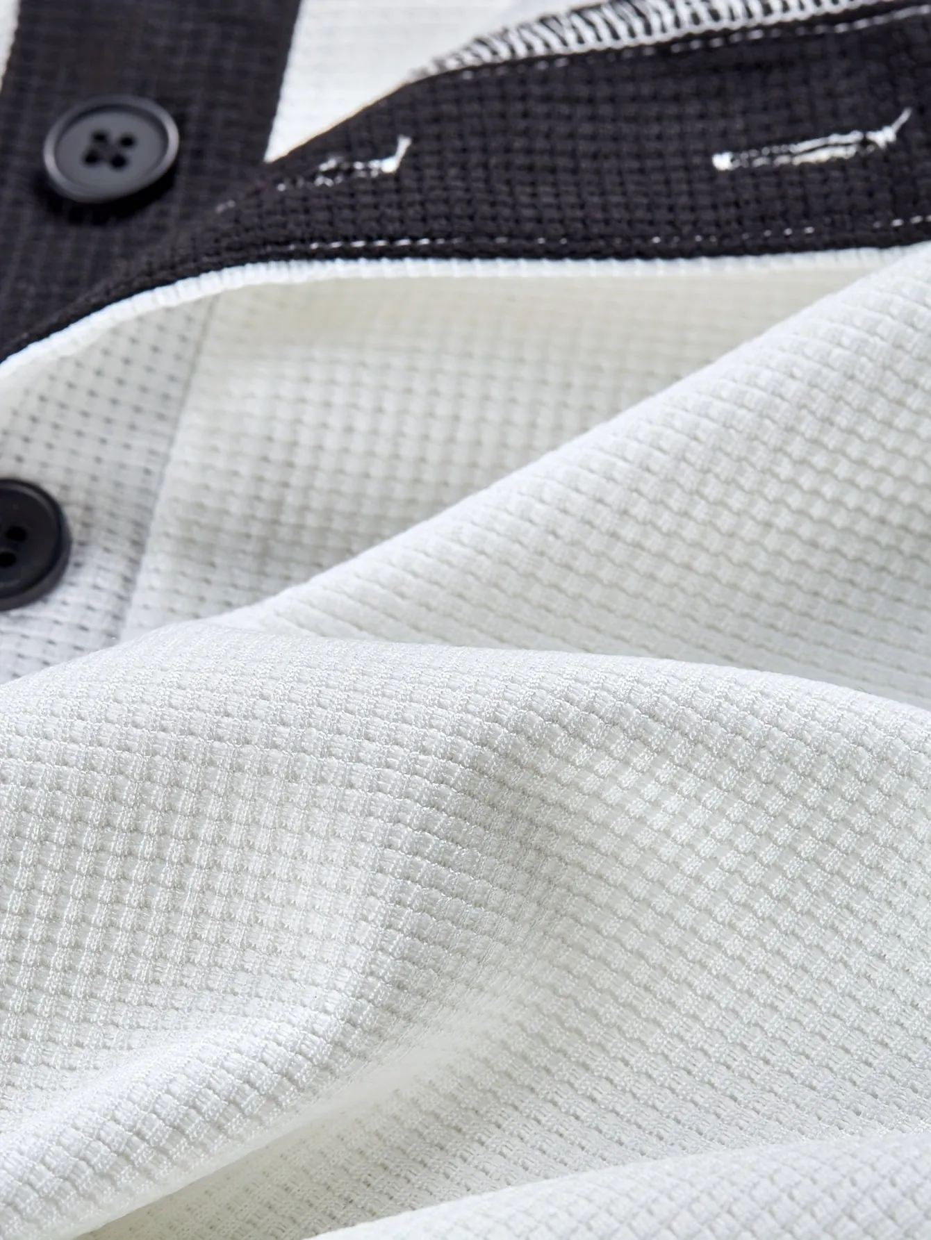 Stylish Men's Waffle Knit Henley for Autumn and Winter
