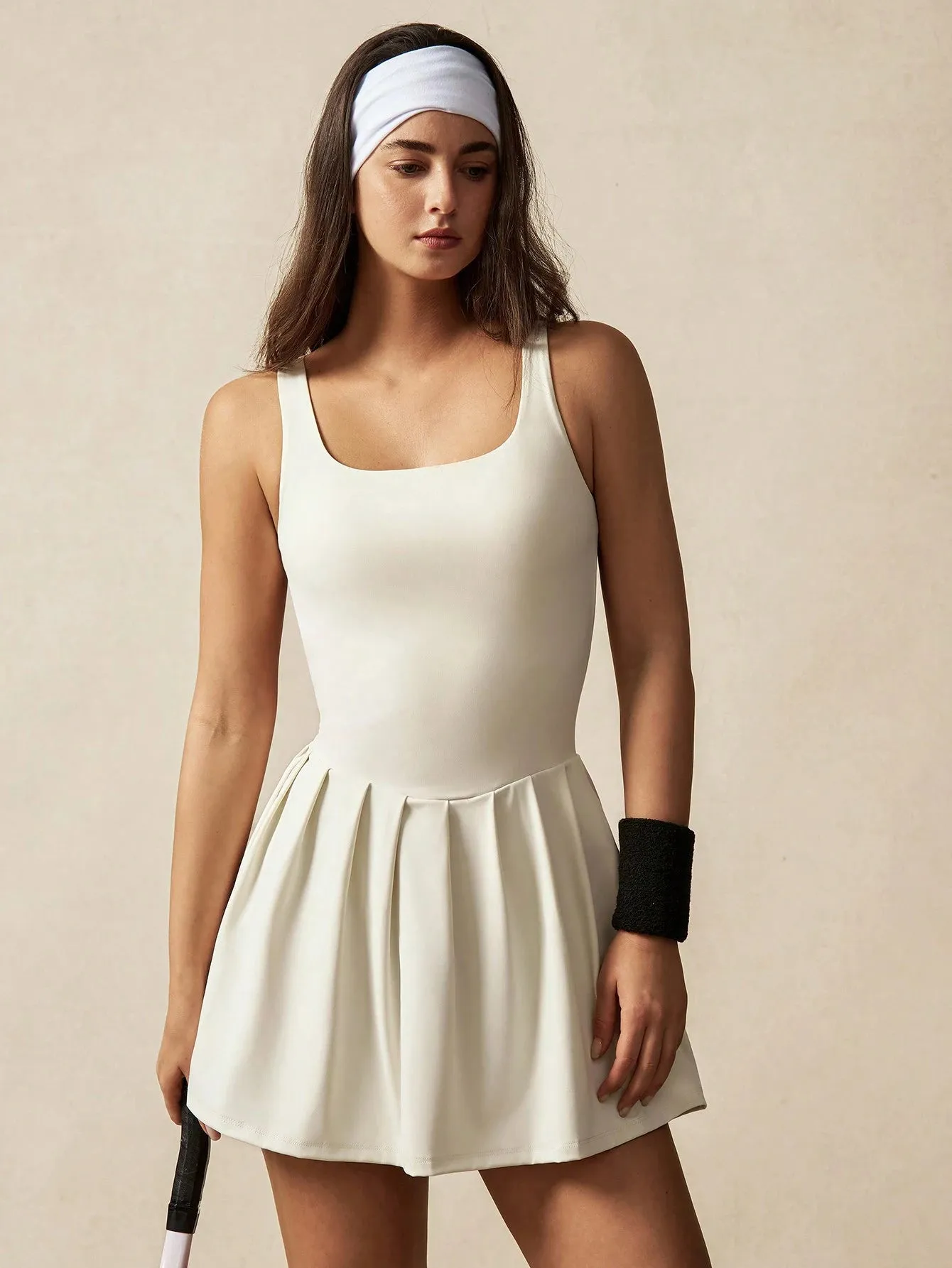 Stylish White Backless Pleated Mini Active Dress – Chic & Sporty Look