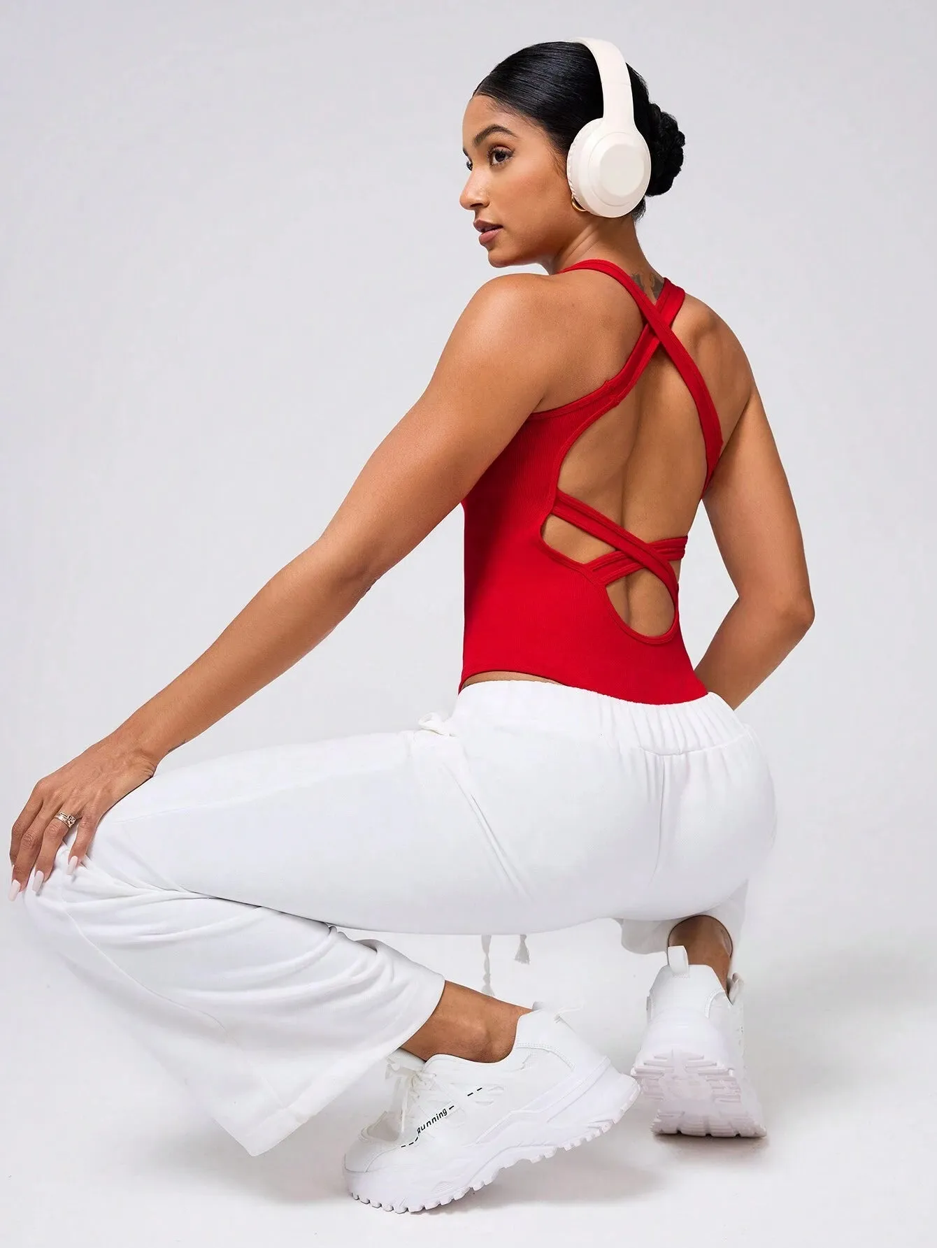 Stylish Women's Wide-Strap Bodysuitsuit – Sleek & Comfortable Activewear