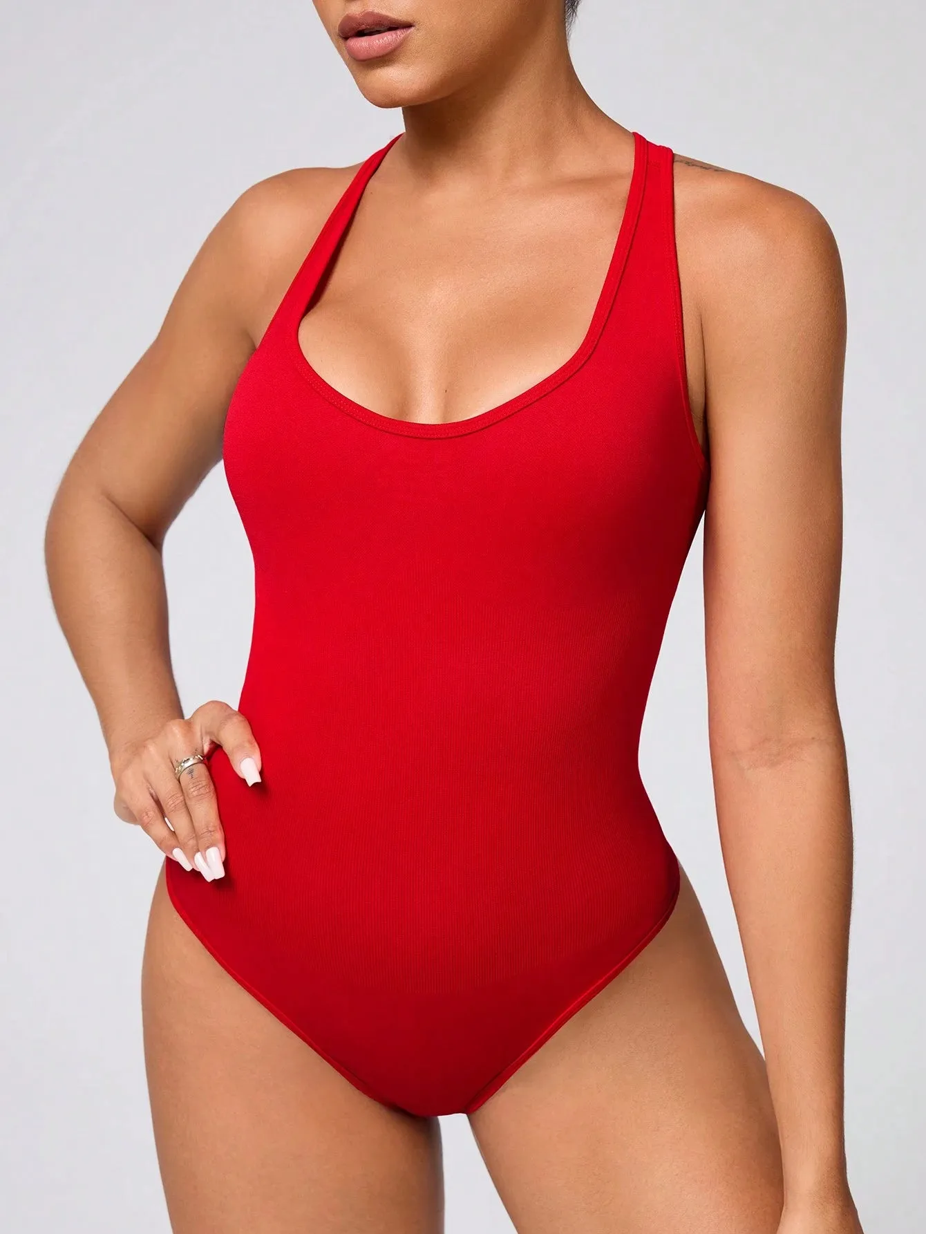 Stylish Women's Wide-Strap Bodysuitsuit – Sleek & Comfortable Activewear