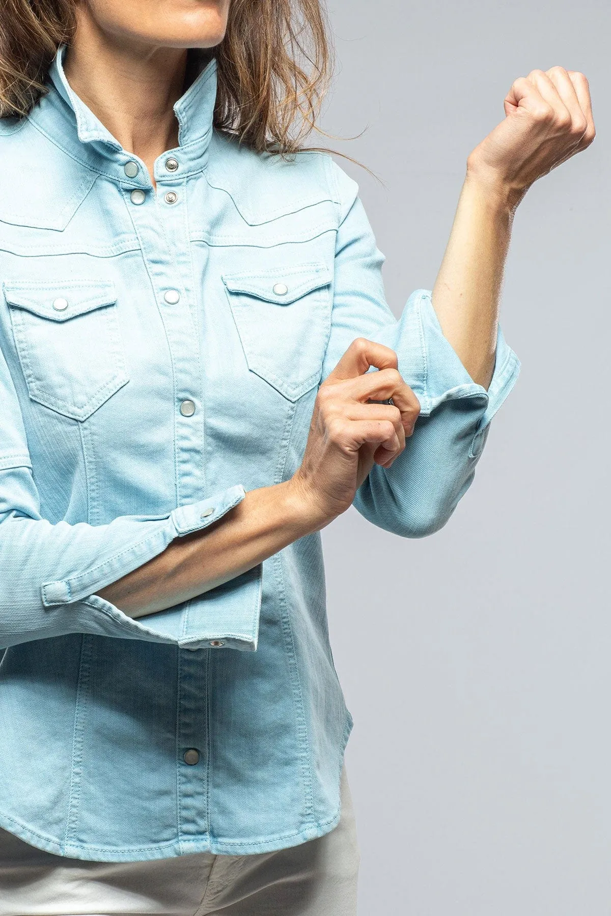 Sweetwater Denim Shirt In Washed Periwinkle
