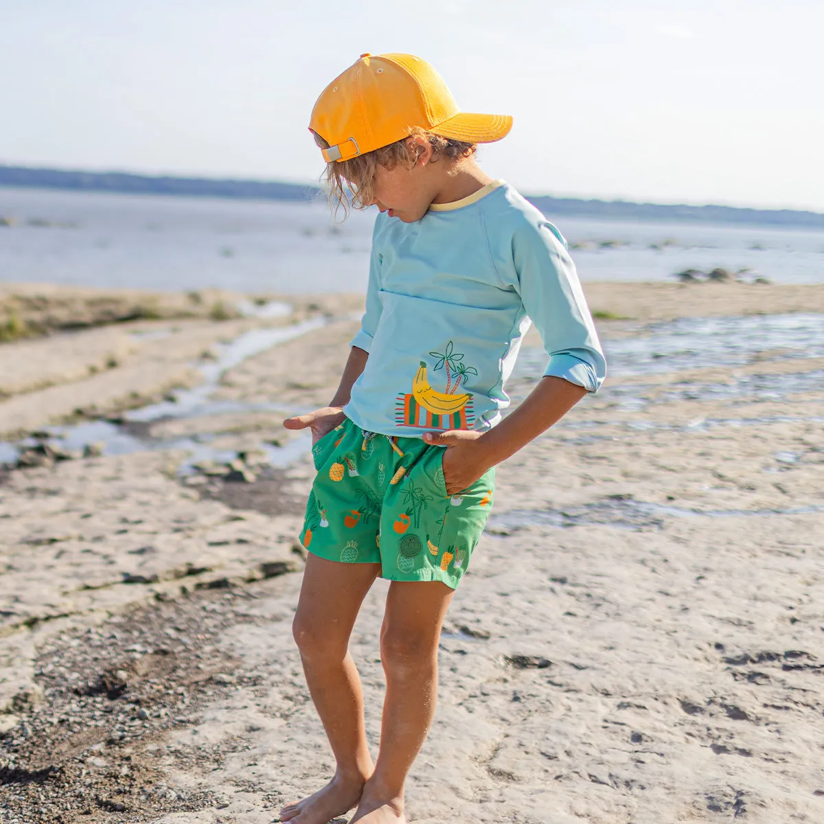 T-shirt de bain bleu avec illustration, enfant || Blue swim T-shirt with illustration, child