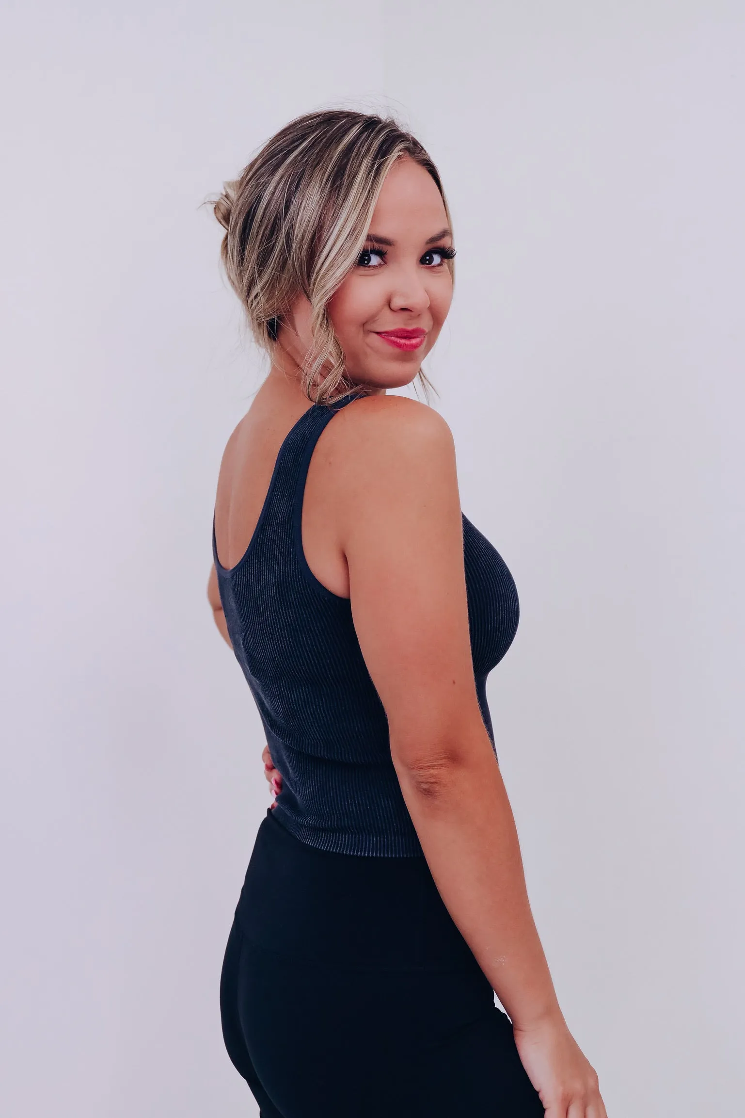 The 2 In 1 Reversible Crop Tank Top - Mineral Black