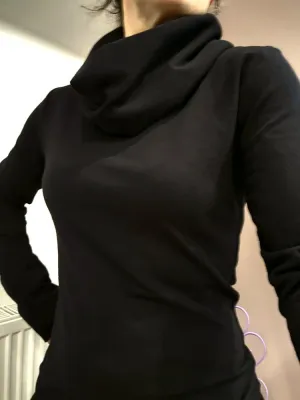 The Ruby Jumper - Black