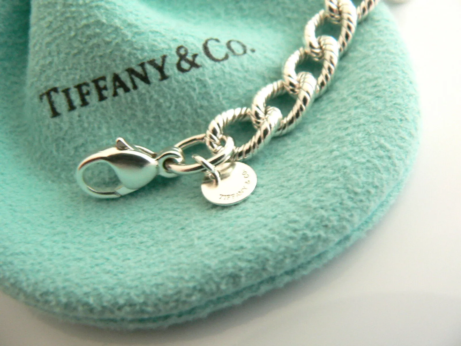 Tiffany & Co Silver MOM Heart Padlock Charm Bracelet Gift Love Textured Link