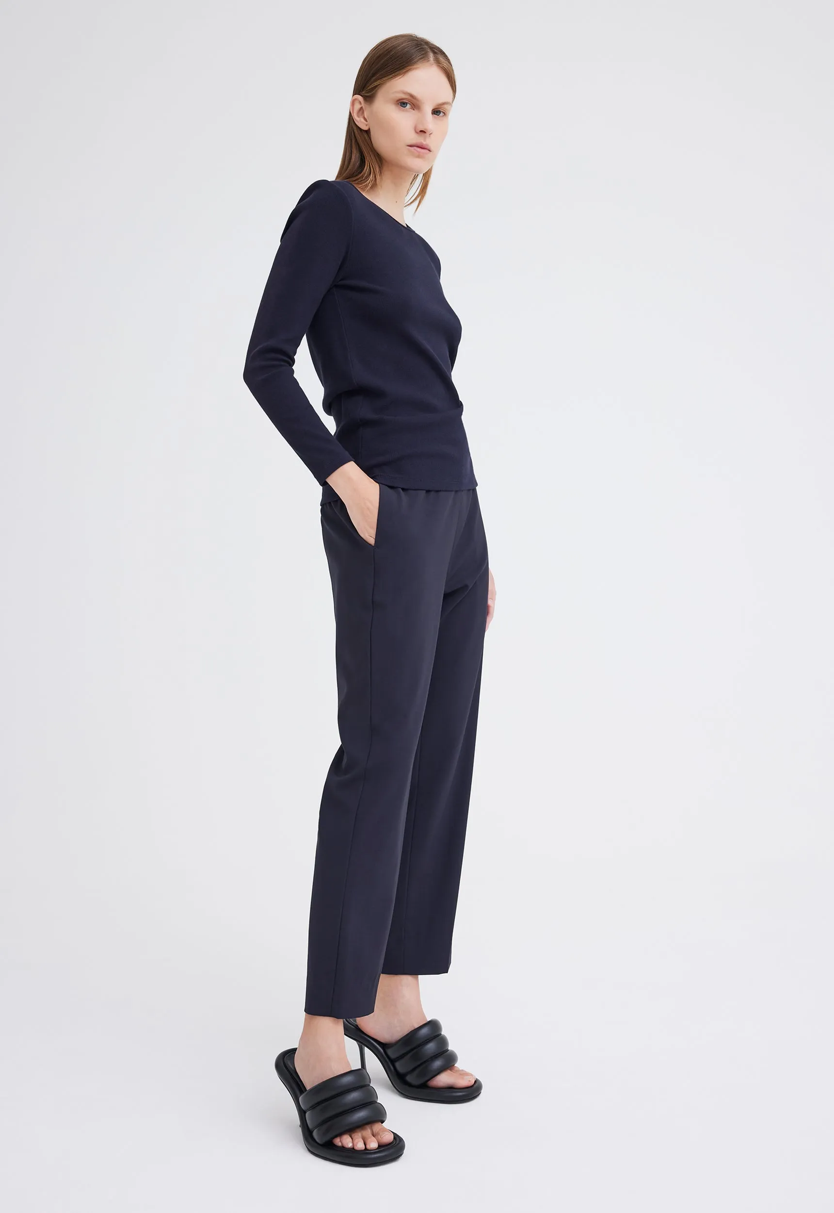 Vere Long Sleeve Tee - Darkest Navy