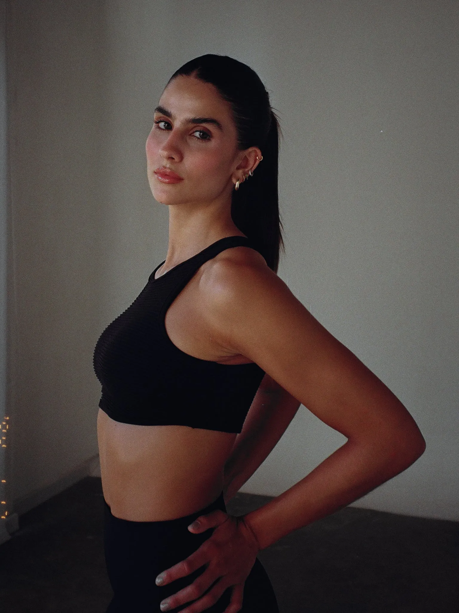 WELLNESS SEAMLESS TOP - SHADOW