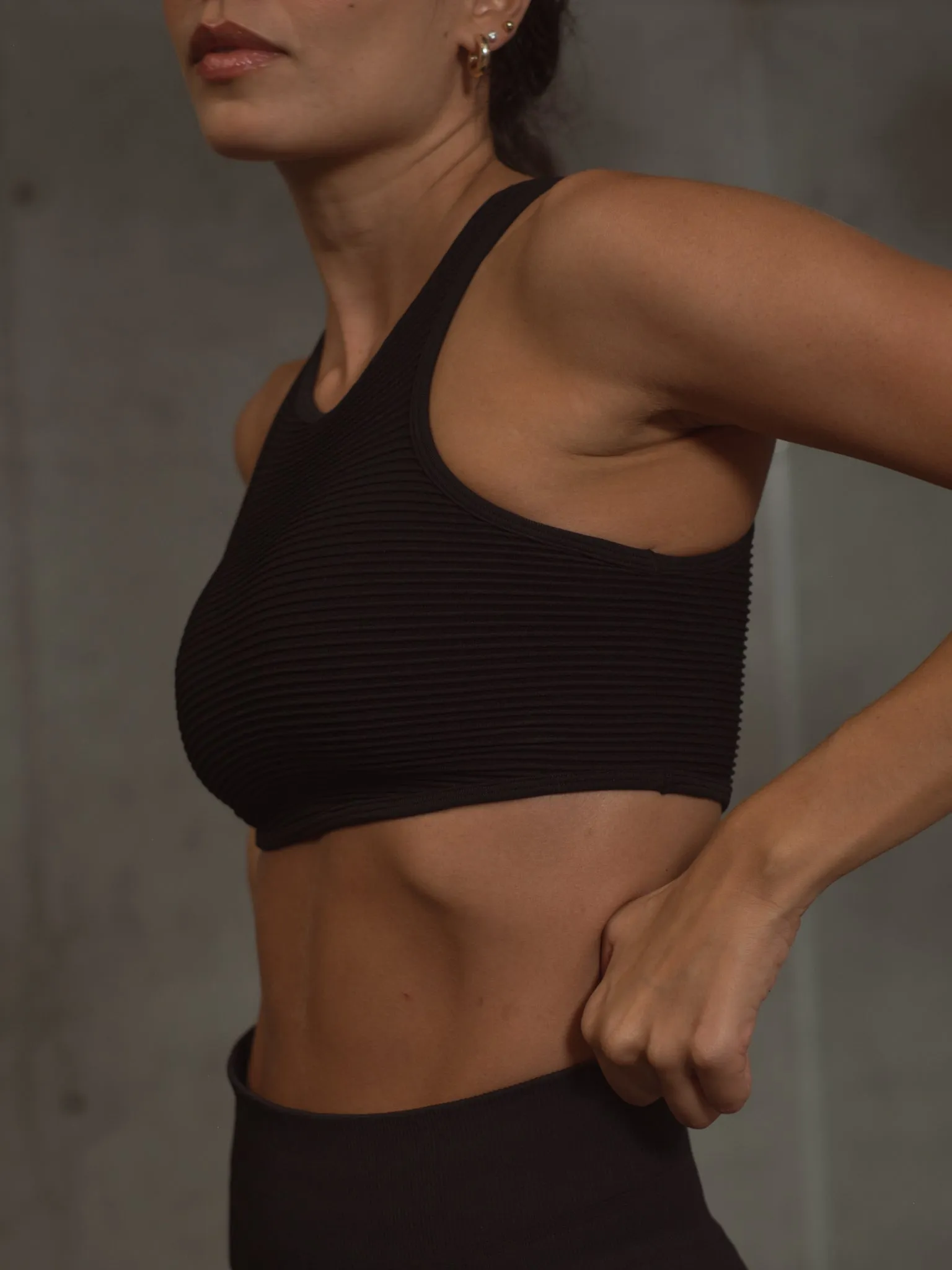 WELLNESS SEAMLESS TOP - SHADOW
