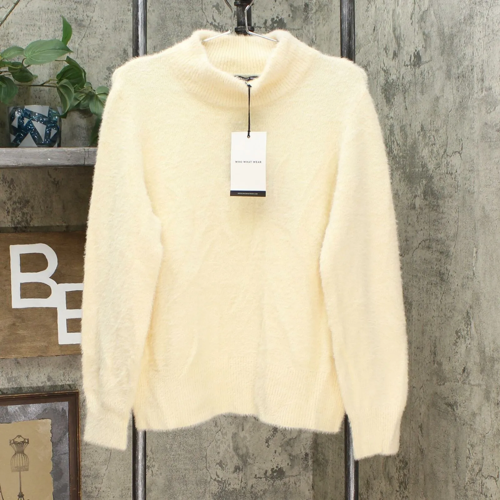 Who What Wear Women's Crewneck Fuzzy Pullover Sweater