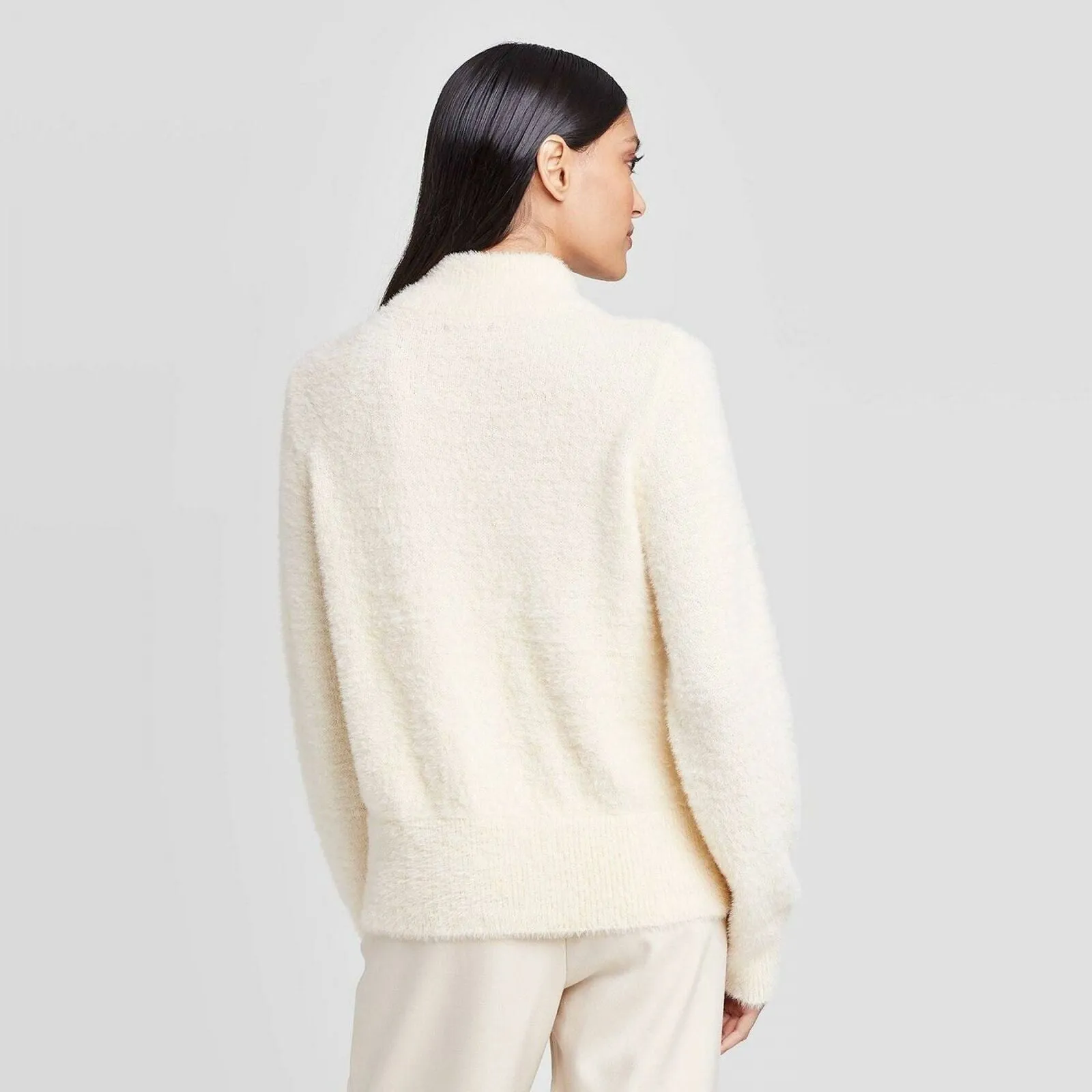 Who What Wear Women's Crewneck Fuzzy Pullover Sweater