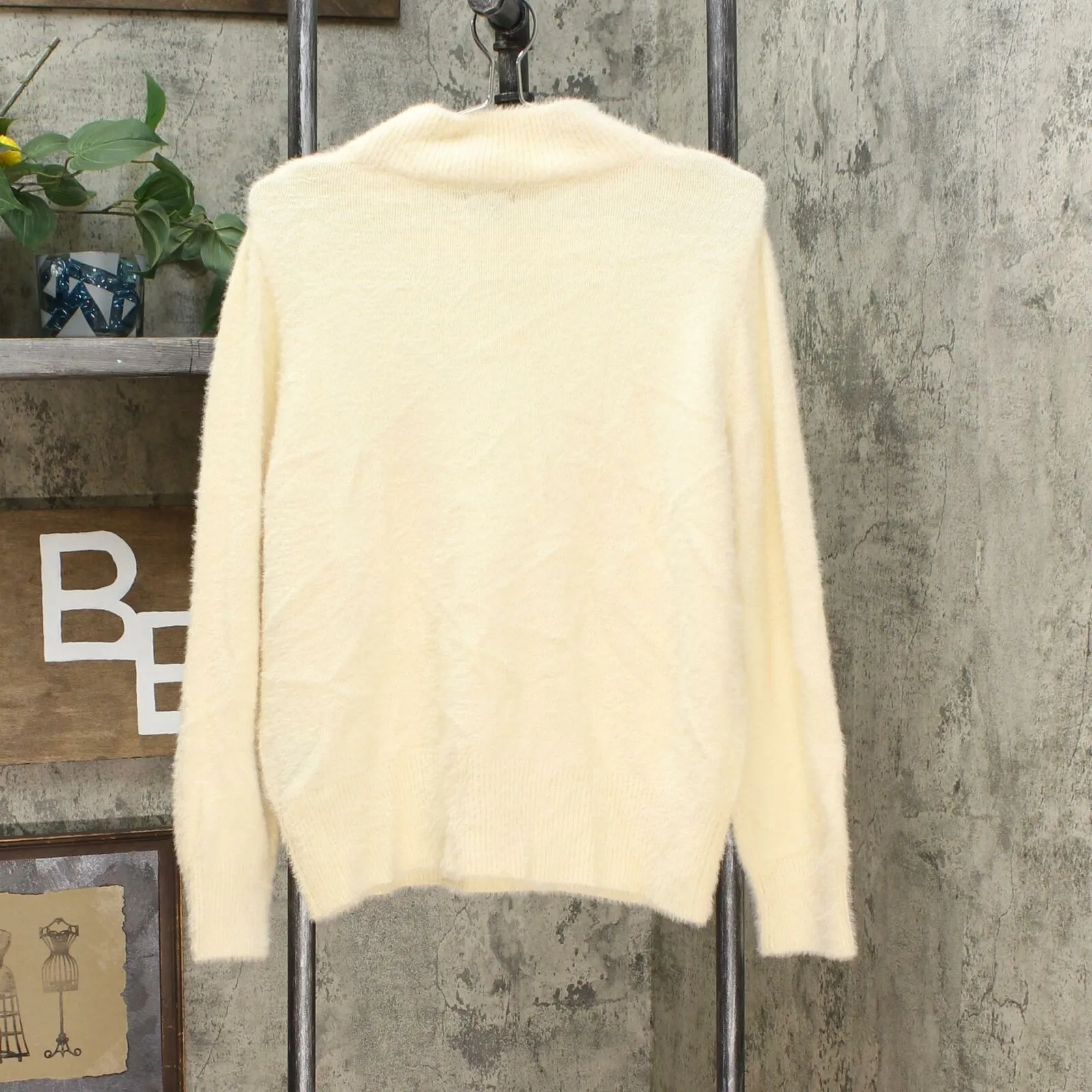 Who What Wear Women's Crewneck Fuzzy Pullover Sweater
