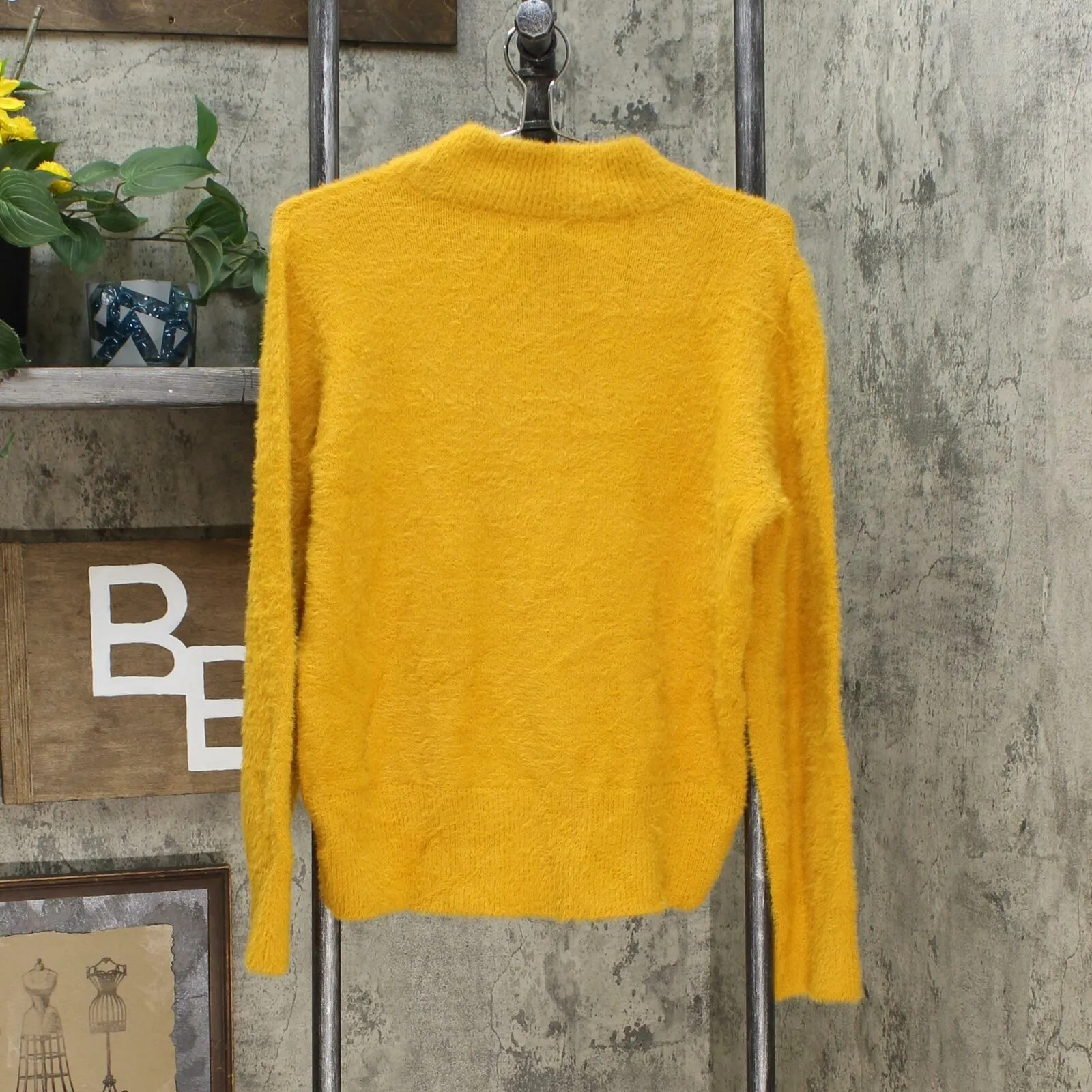 Who What Wear Women's Crewneck Fuzzy Pullover Sweater