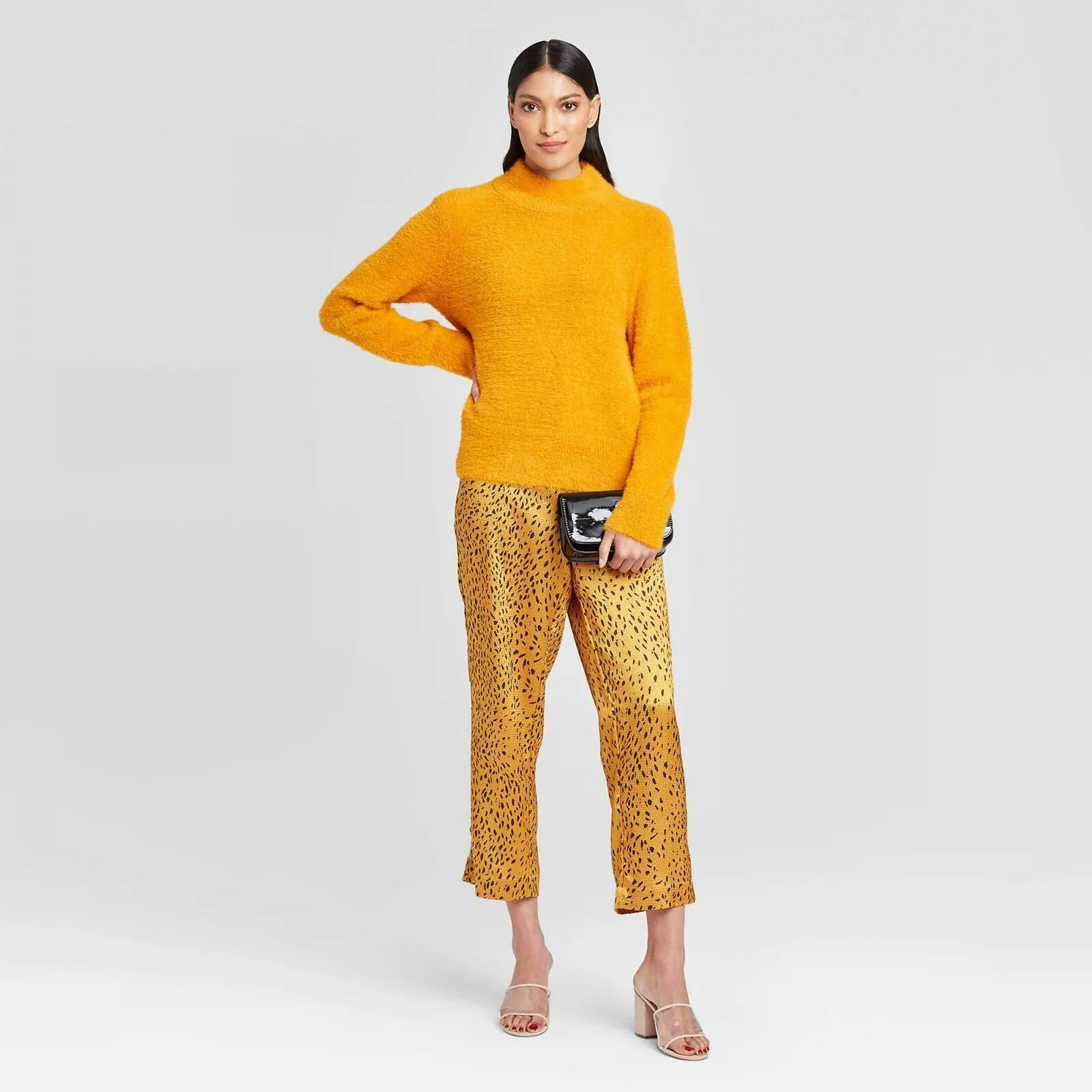Who What Wear Women's Crewneck Fuzzy Pullover Sweater