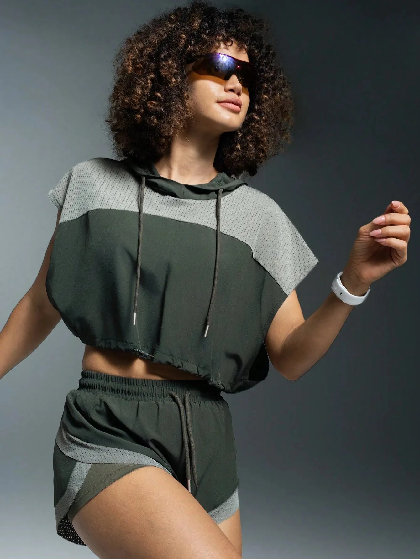 Women's Short Hoodie Sweatshirt | Sporty & Comfortable for Fitness & Daily Wear