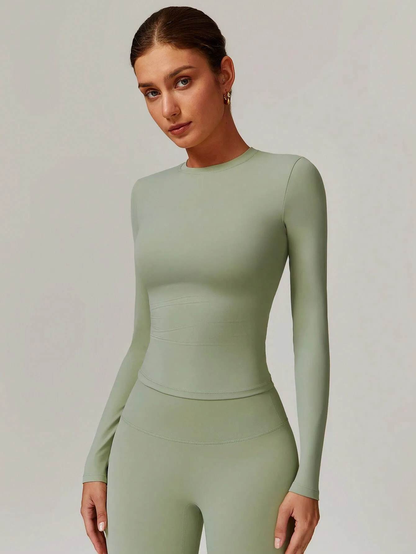 Women's Tight-Fitting Long-Sleeve Sports Top – Warm, Stretchy & Breathable