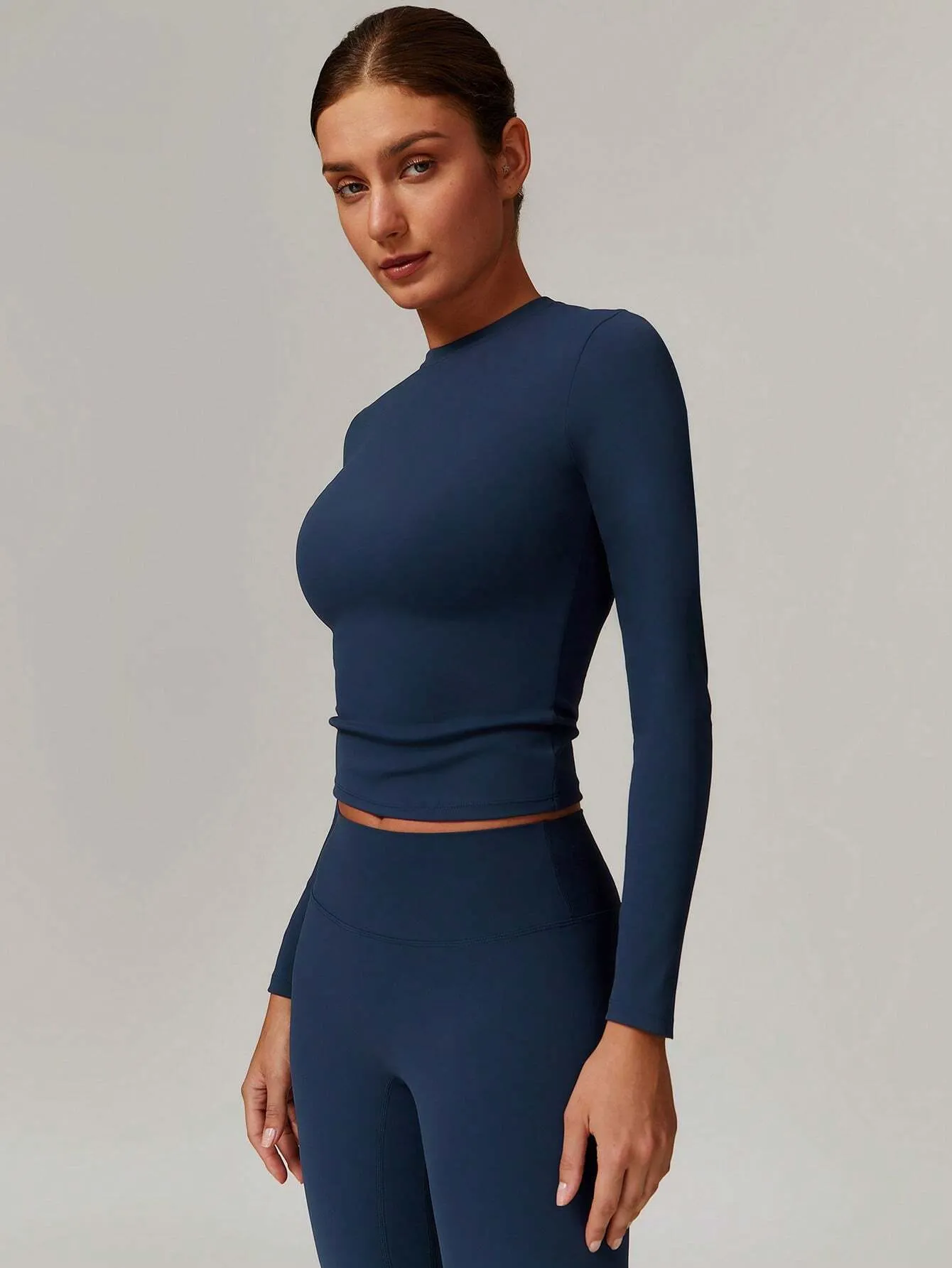 Women's Tight-Fitting Long-Sleeve Sports Top – Warm, Stretchy & Breathable