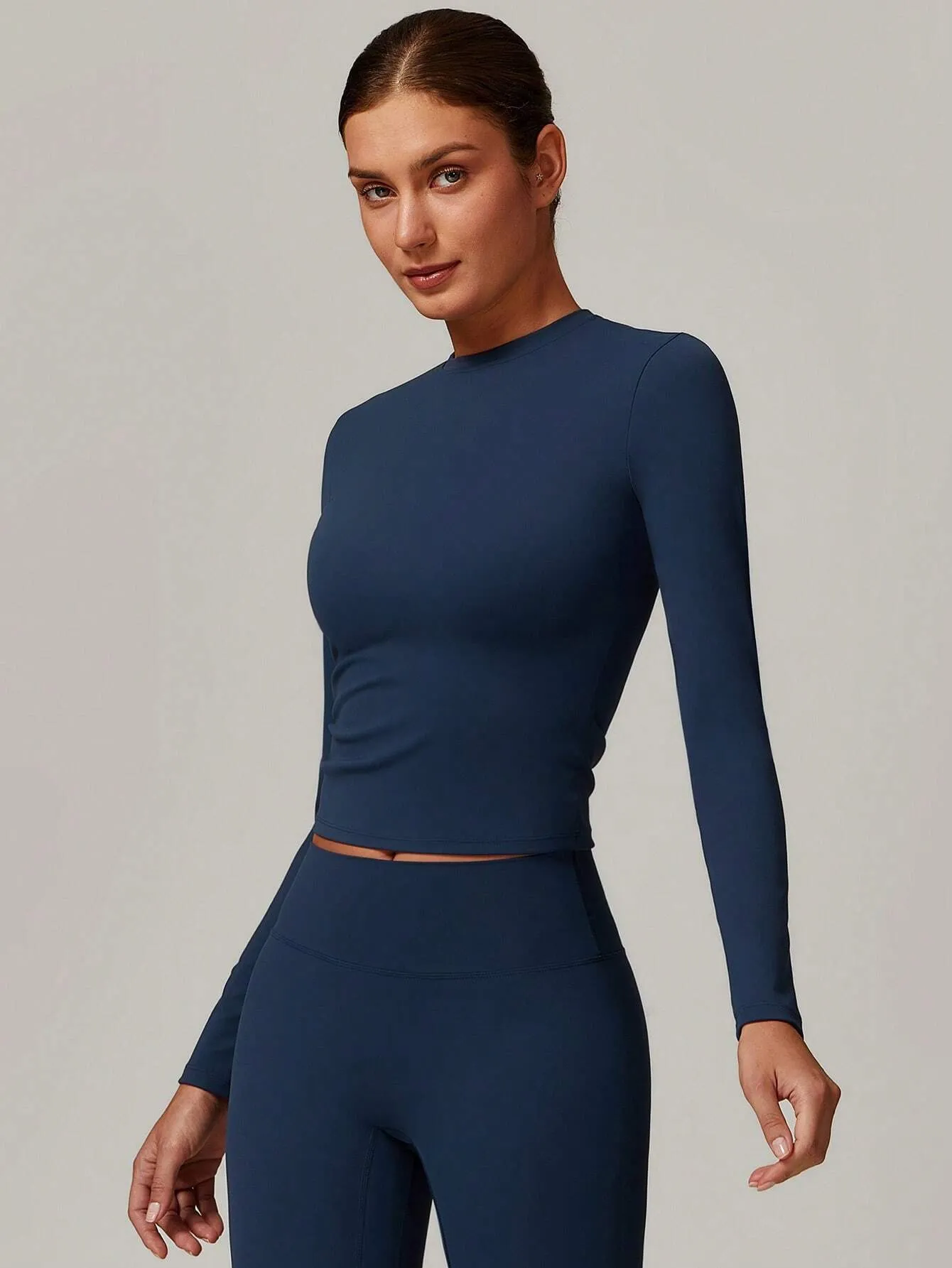 Women's Tight-Fitting Long-Sleeve Sports Top – Warm, Stretchy & Breathable