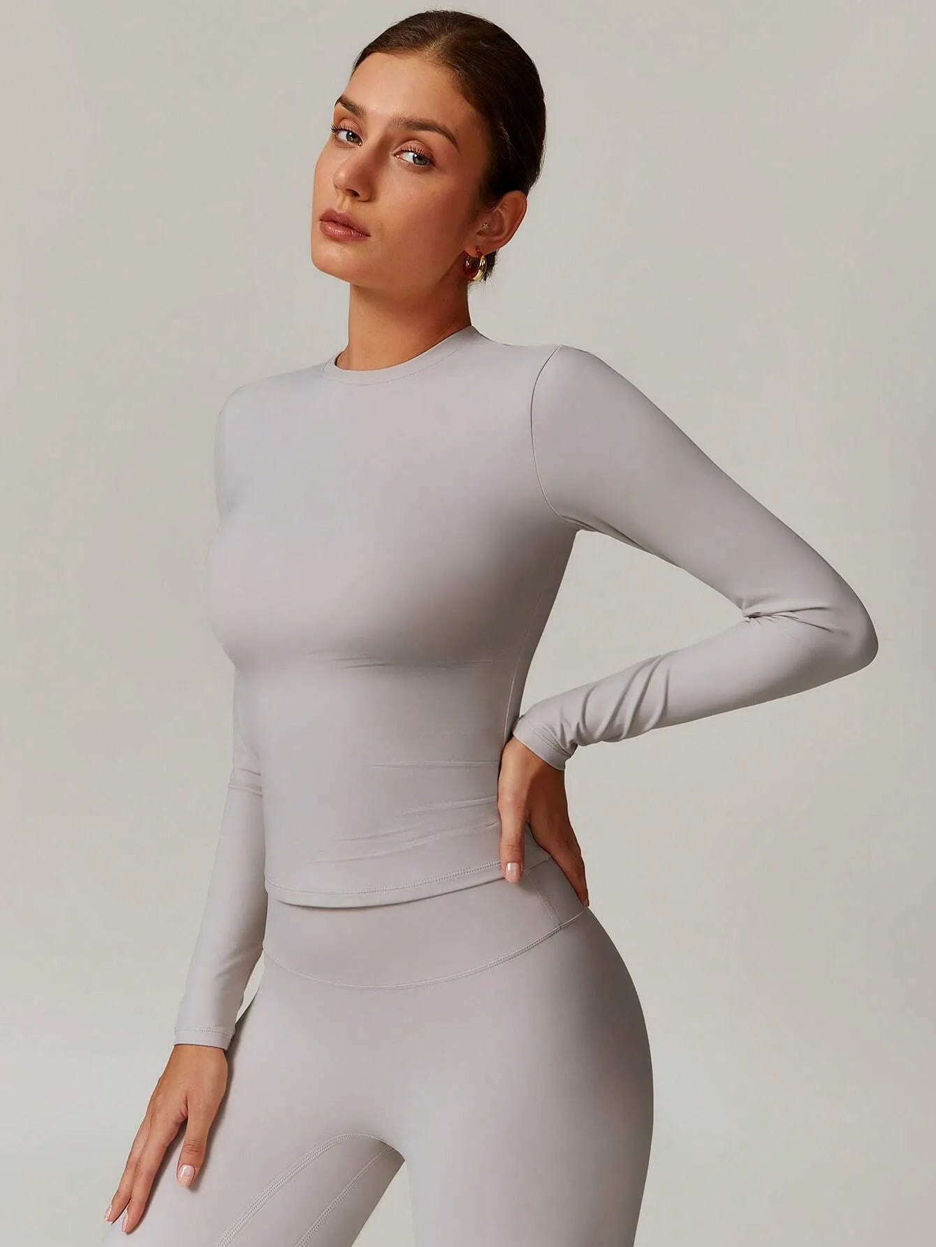 Women's Tight-Fitting Long-Sleeve Sports Top – Warm, Stretchy & Breathable