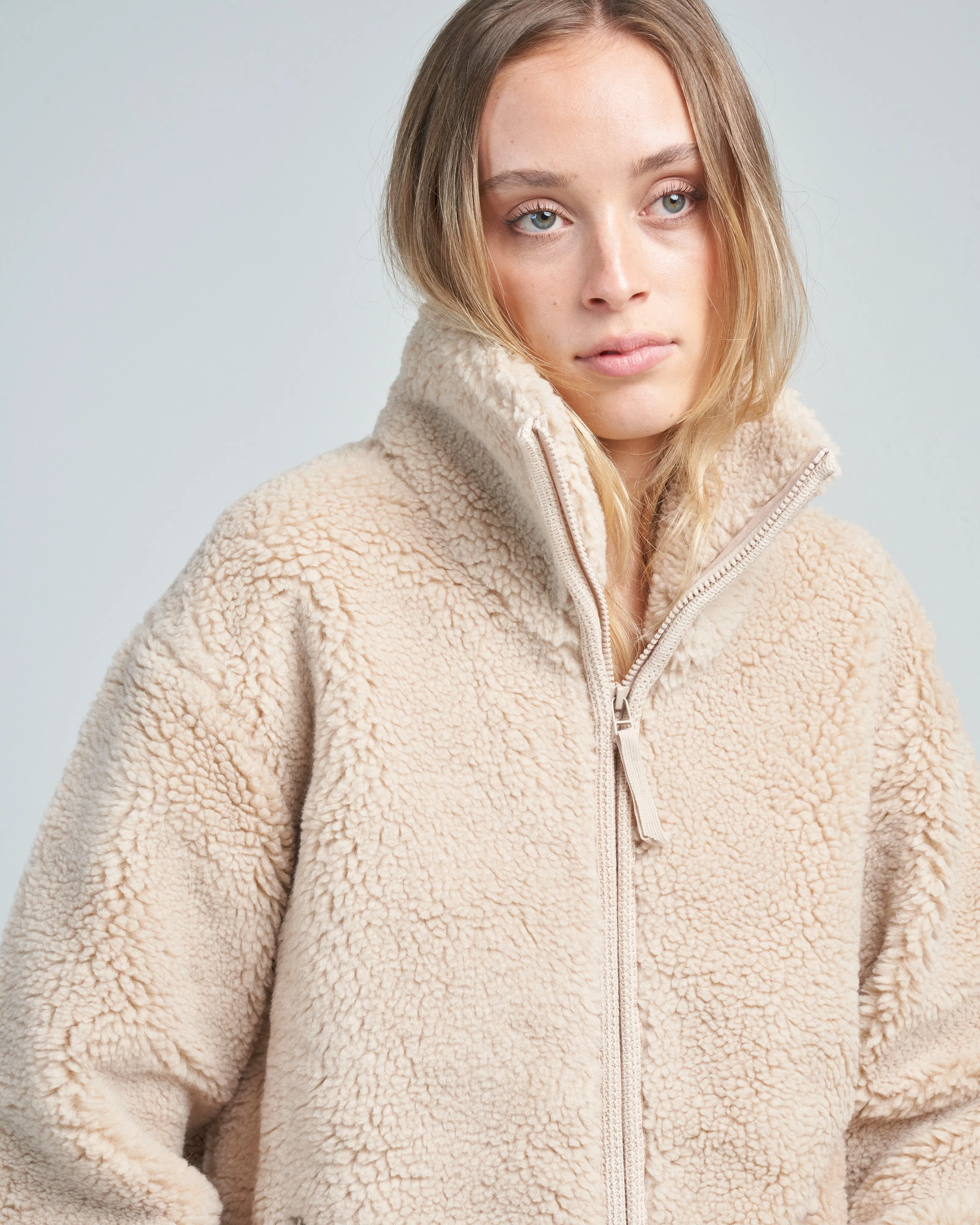 zip up turtle curly jacket